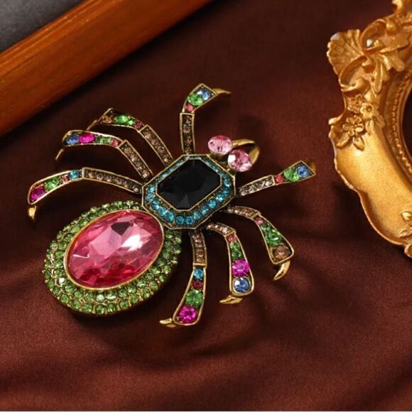 🕷️ Betsey Johnson stunning colorful spider brooch 🕷️ - Picture 2 of 4